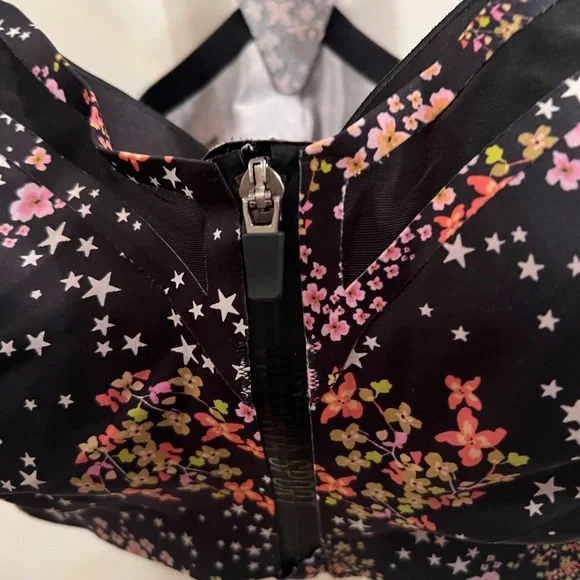 Victorias secrets sports bar - Picture 2 of 9